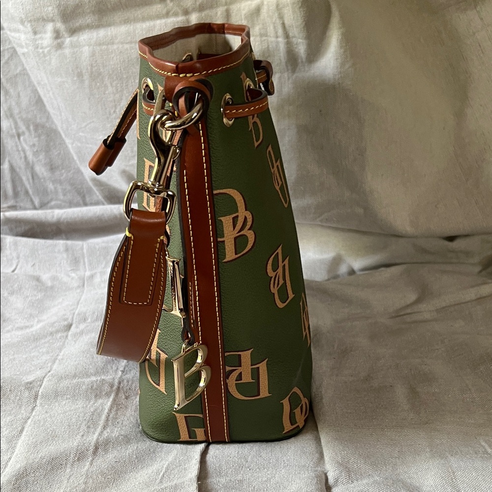 Dooney & Bourke Olive Green and Tan Shoulder Bag - Picture 2 of 9